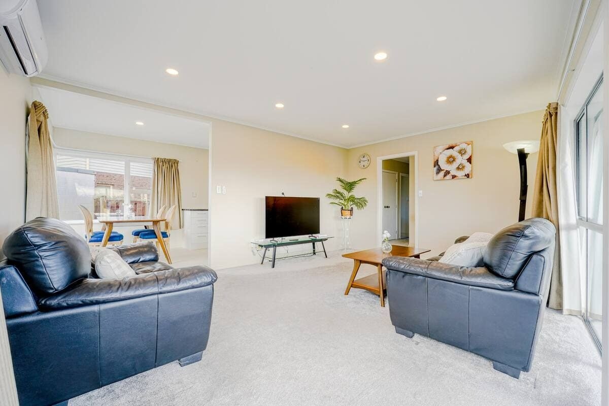 3 Parkview Place, Pakuranga, Auckland - Carousel 2