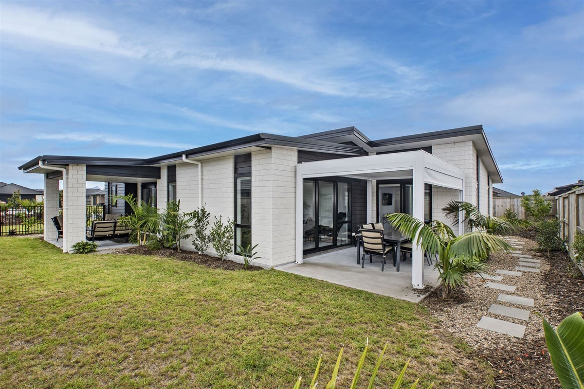 30 Kitemaunga Avenue, One Tree Point - Carousel 2