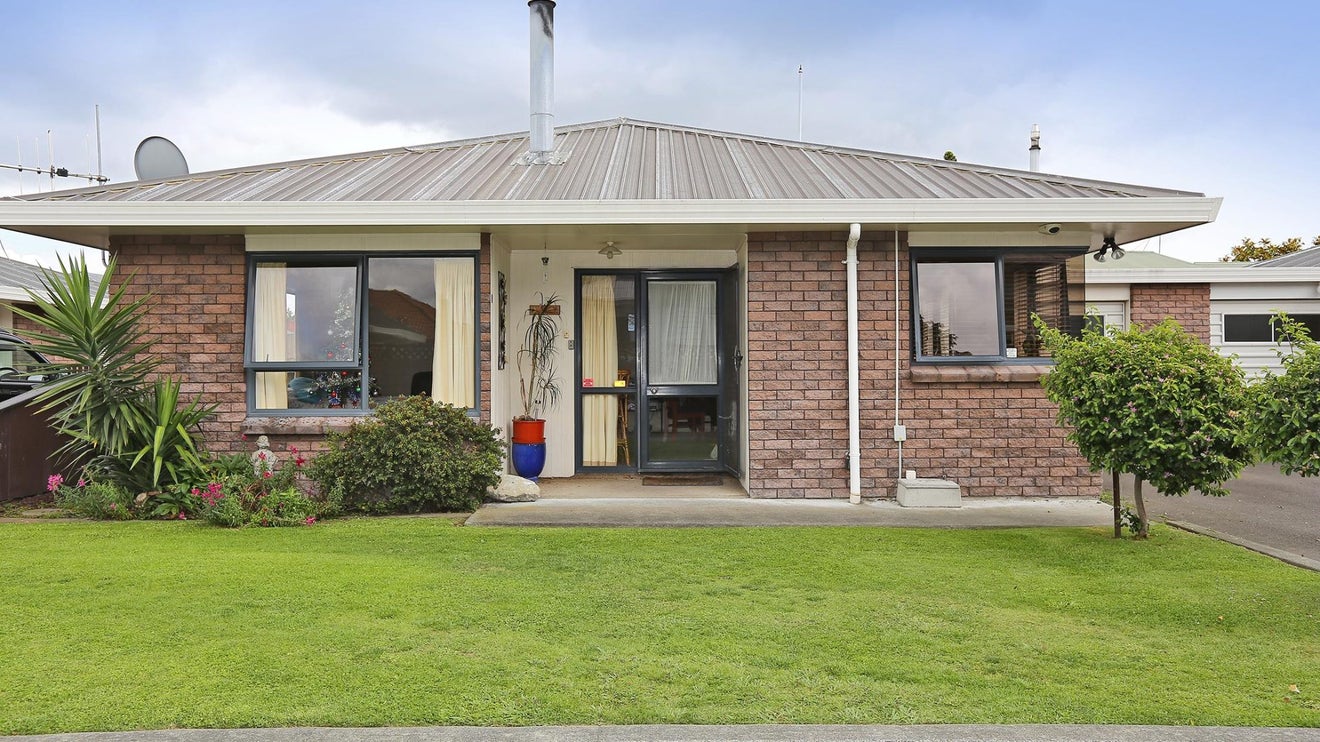 2/410 St Aubyn Street West, MAYFAIR, HASTINGS - Carousel 1