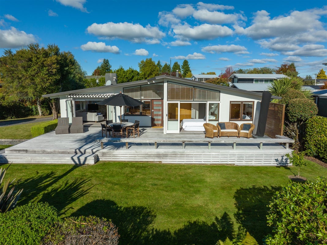 22 Rainbow Drive, Rainbow Point, Taupo - Carousel 2