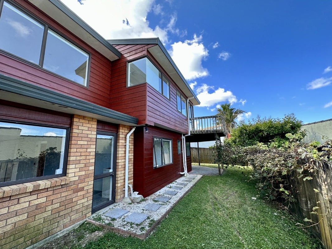 2/45 Deep Creek Road, Waiake, Auckland - Carousel 1