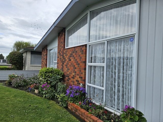 2 Edwards Place, Terrace End, Palmerston North - Carousel 2