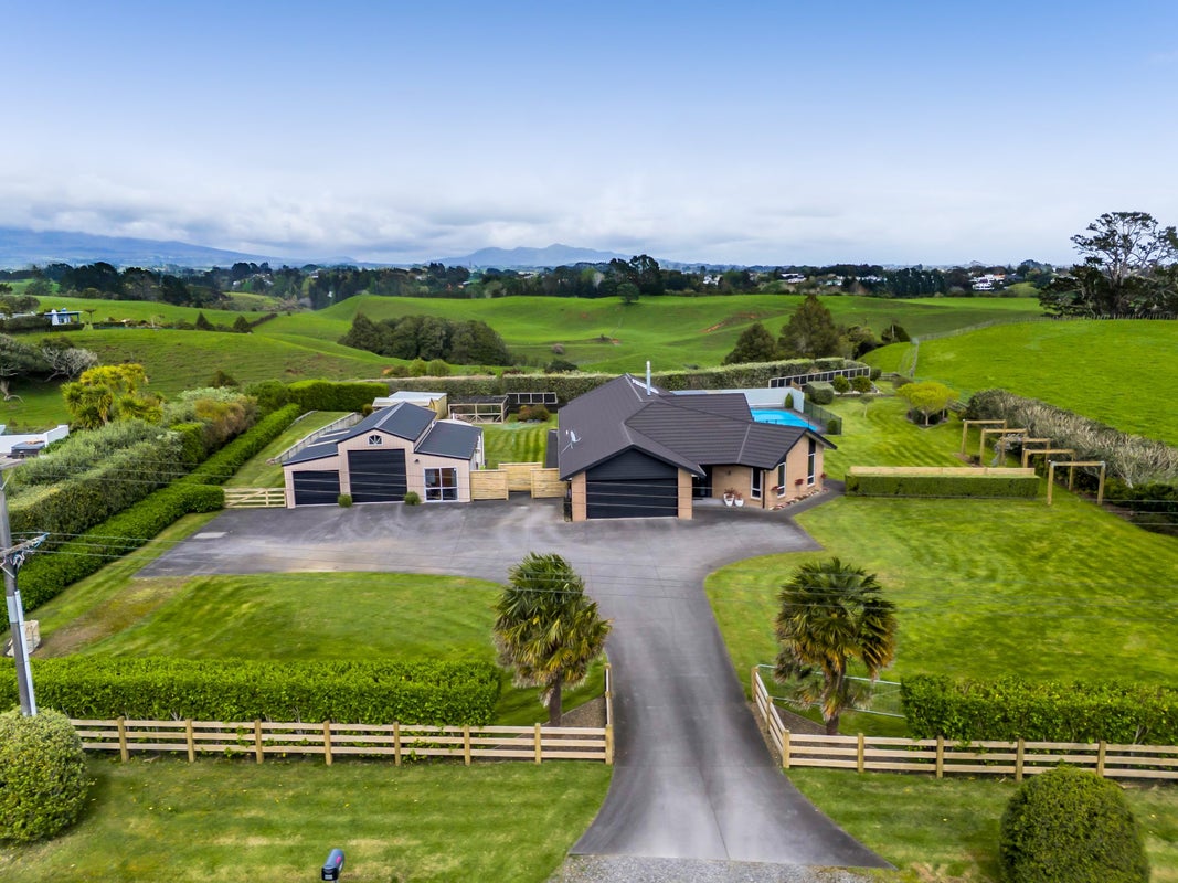 338 Smart Road, Hillsborough, New Plymouth - Carousel 1