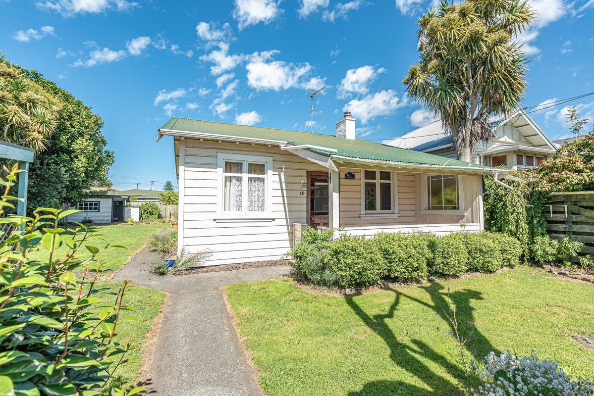 10 Cavell Place, Gonville, Whanganui - Carousel 1