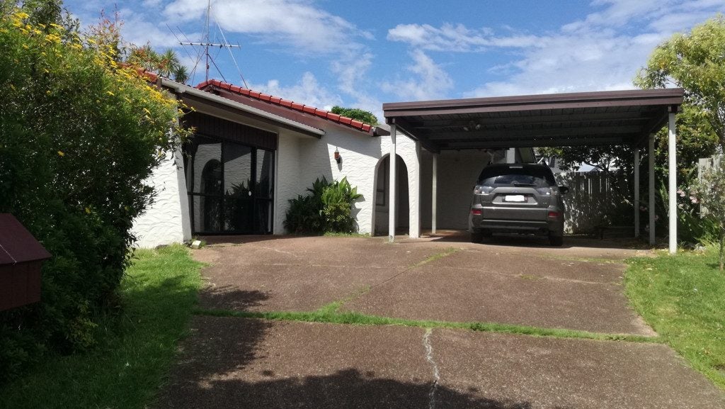 33 Olena Avenue, Sunnyhills, Auckland - Carousel 1