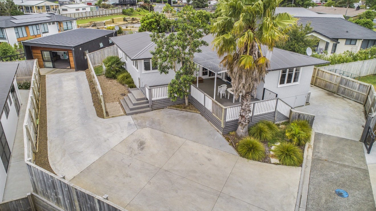 24 Mareretu Avenue, Patumahoe, Pukekohe - Carousel 1