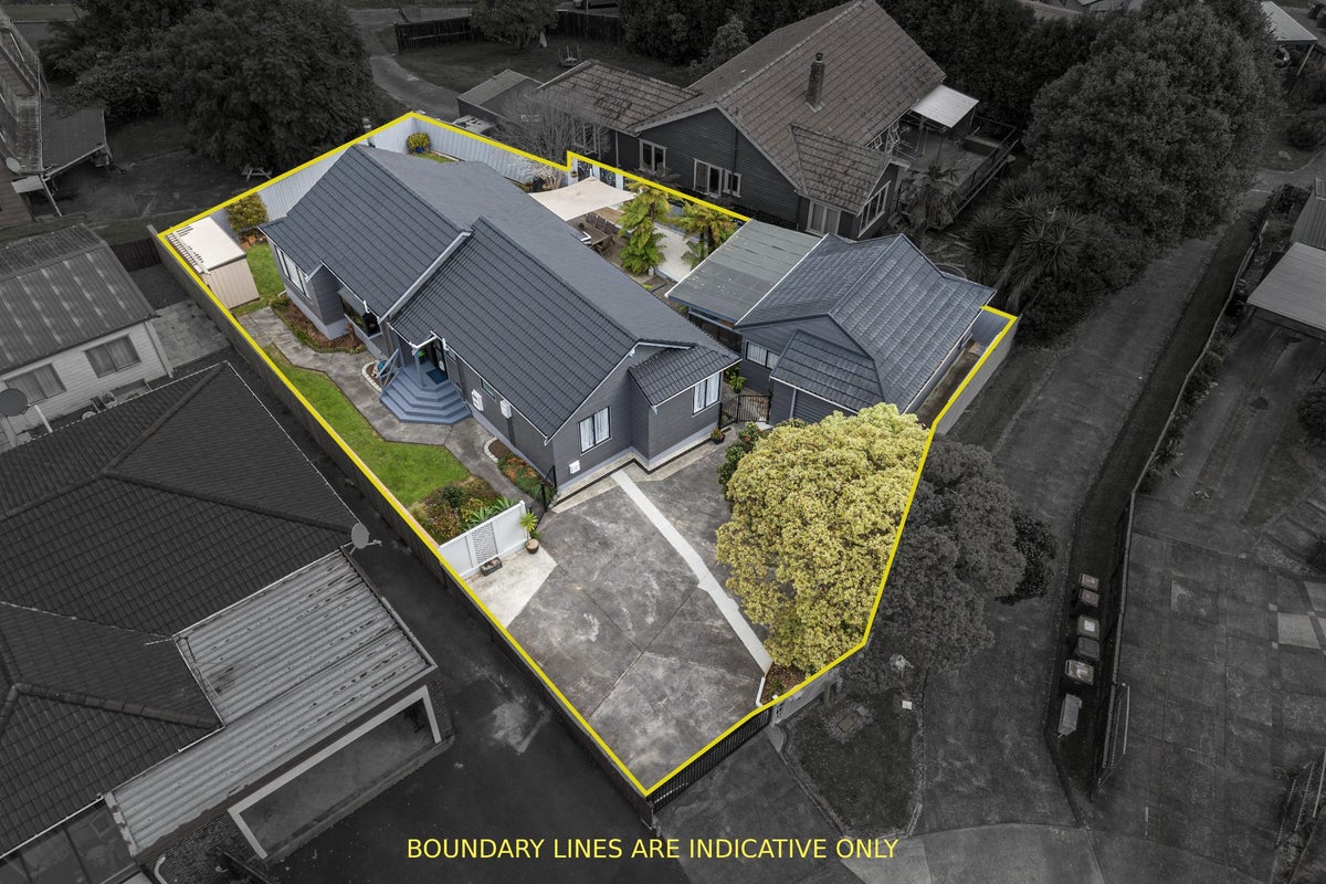 10 Idesia Place, Totara Heights, Auckland - Carousel 1
