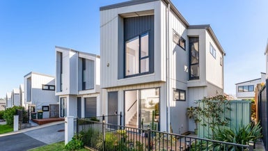 16 Whakanoho Road, Westgate, Auckland - Carousel 1