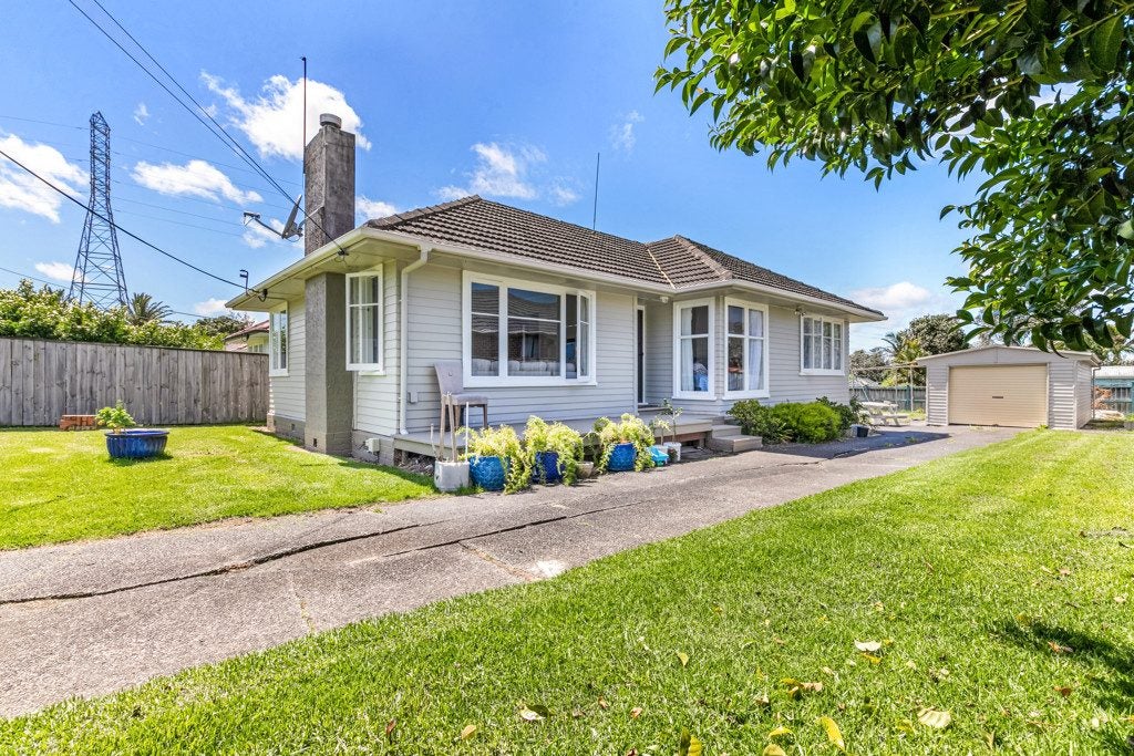 30 Evans Road, Glen Eden, Auckland - Carousel 21