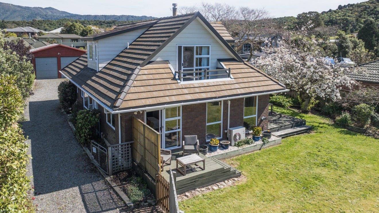 10A Huia Street, Waikawa, Picton - Carousel 1