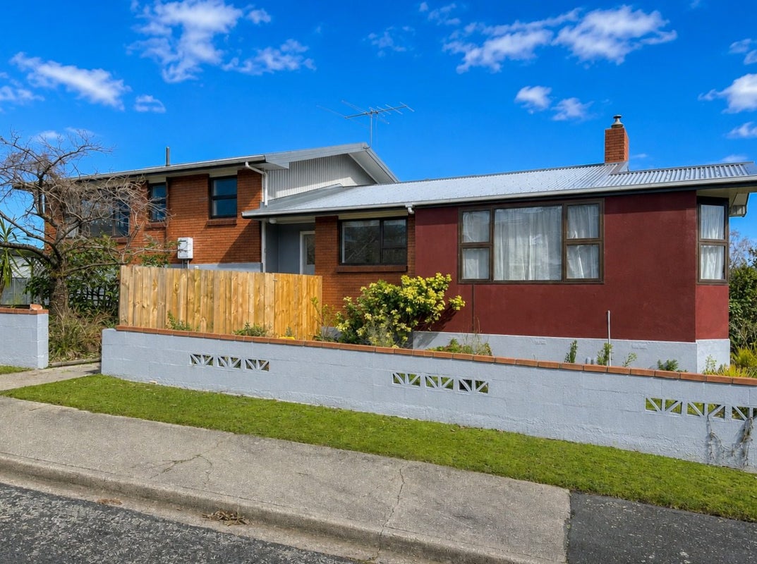 16 Kinmont Crescent, Kinmont Park, Mosgiel - Carousel 19