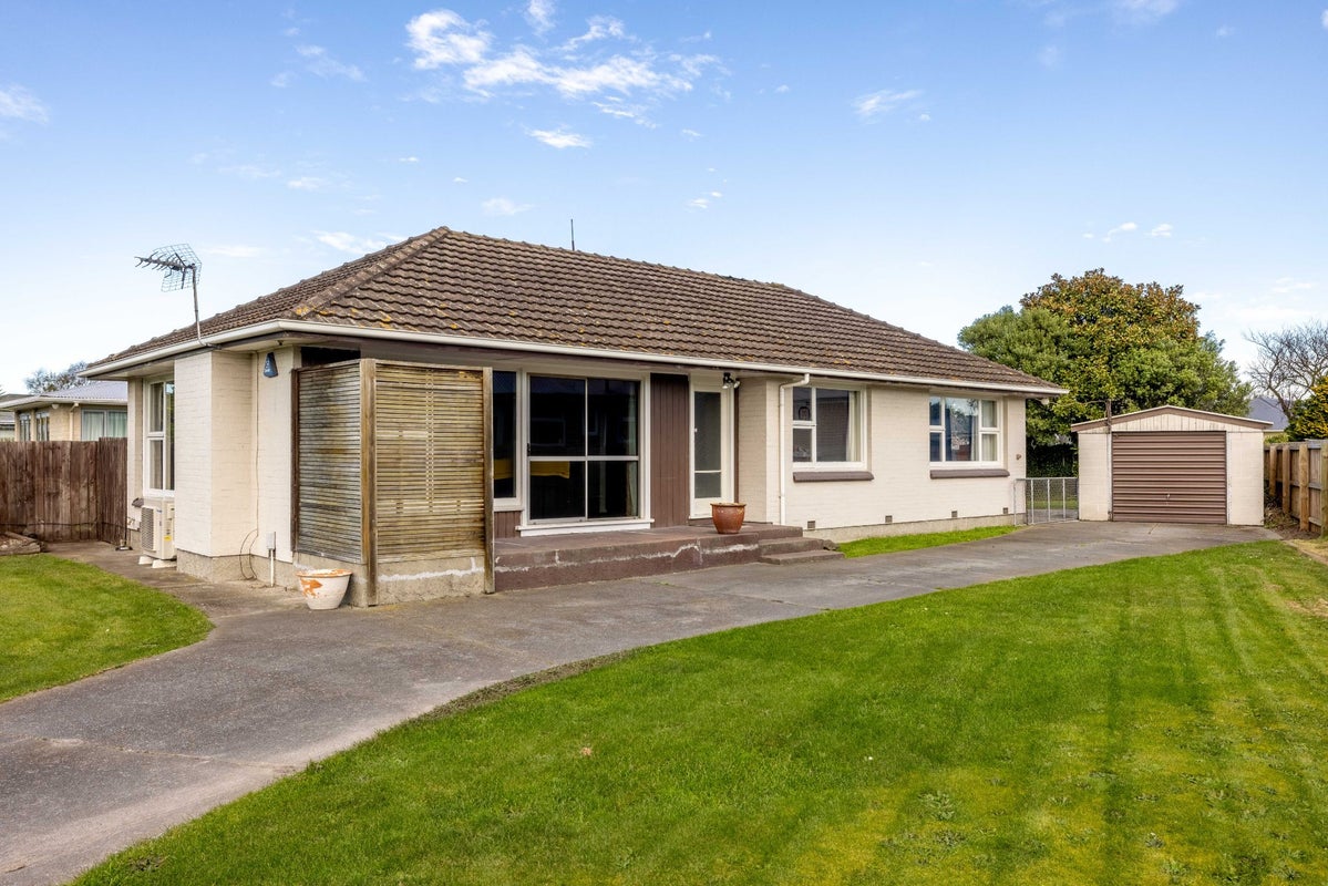 26 Bermuda Drive, Hornby, Christchurch - Carousel 1