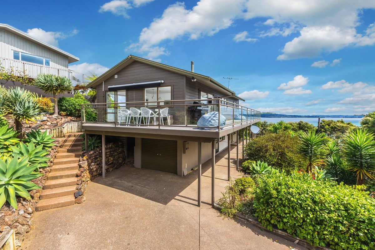 26 Upland Road, Omiha, Waiheke Island - Carousel 2