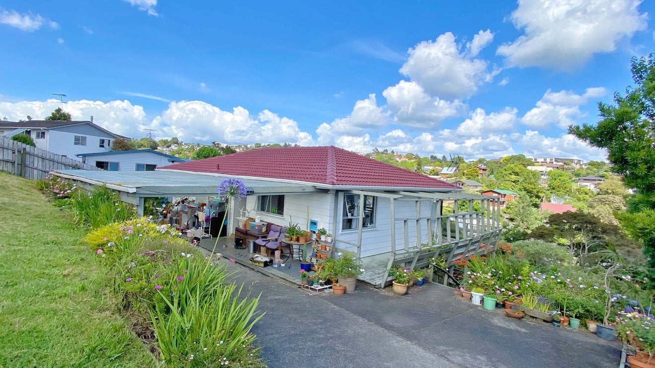 22 Squirrel Lane, Browns Bay, Auckland - Carousel 1