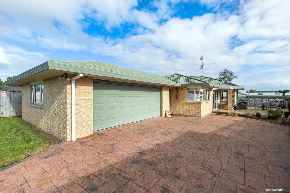 4 Meadowbrook Place, Buckland, Franklin, Auckland - Carousel 1