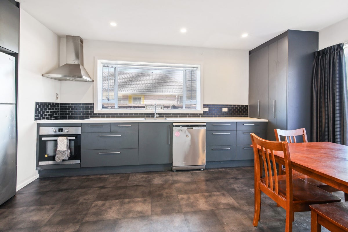 2 Warblington Street, Aranui, Christchurch - Carousel 2