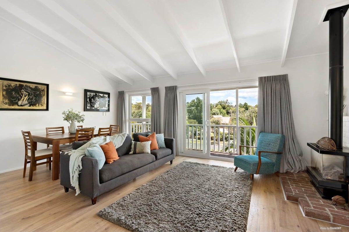 35 Lastel Place, Shelly Park, Auckland - Carousel 2