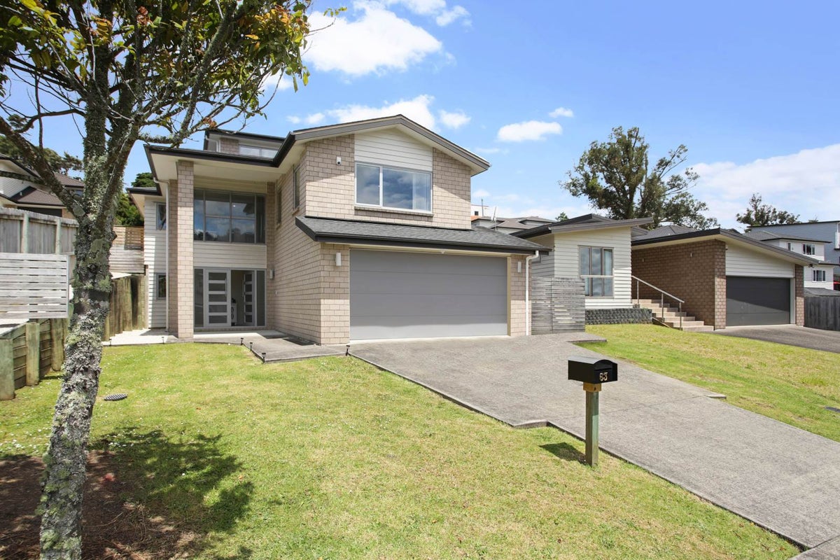 63 Tamahere Drive, Glenfield, Auckland - Carousel 1