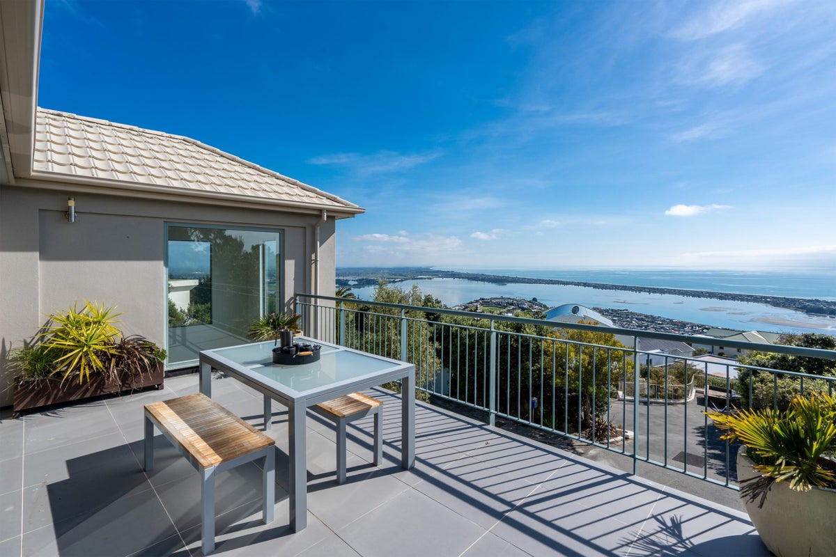 6 Gardenhill Lane, Redcliffs, Christchurch - Carousel 1