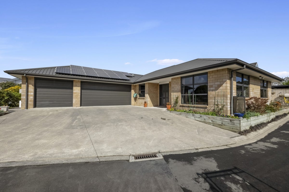 18A Virginia Place, Whalers Gate, New Plymouth - Carousel 1