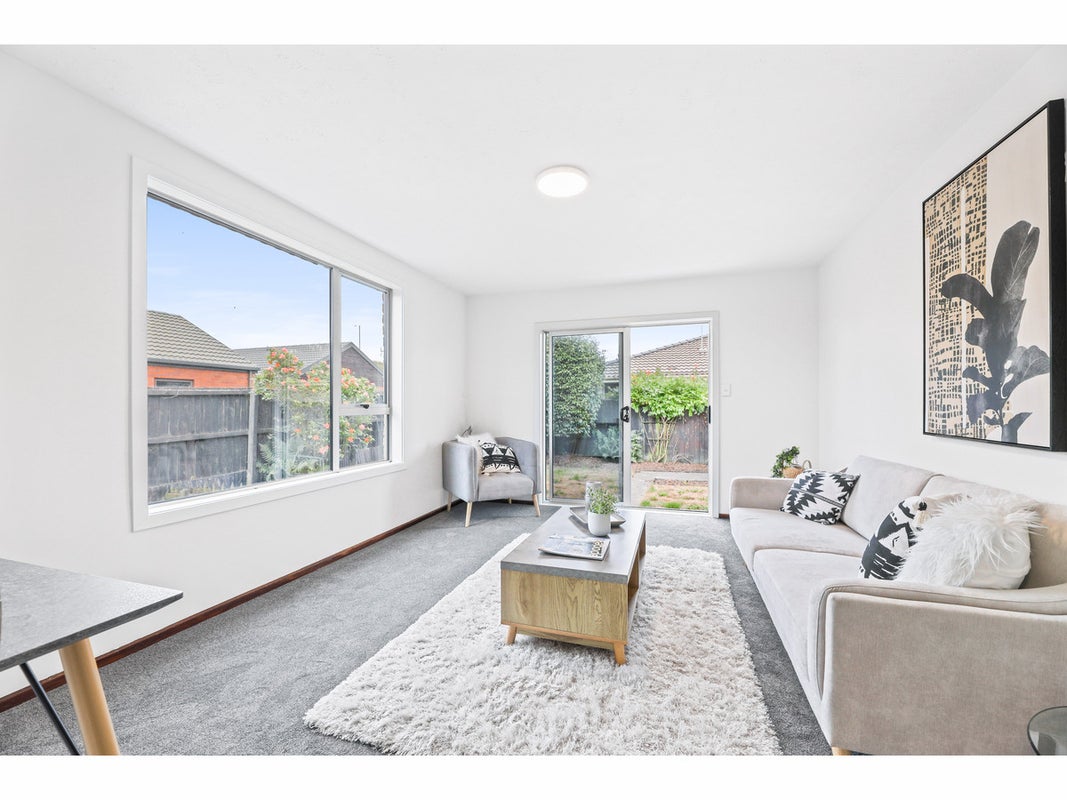 2/37 Chipping Lane, Redwood, Christchurch - Carousel 1