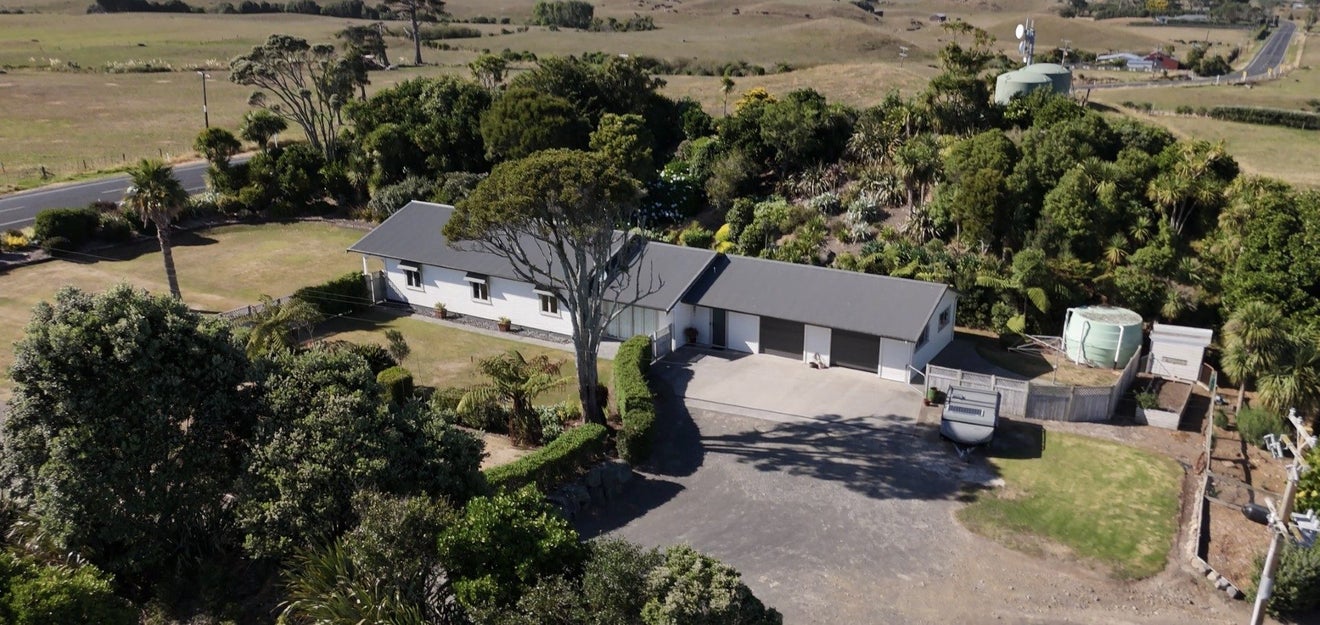 6139 South Road, Rahotu, Opunake - Carousel 25