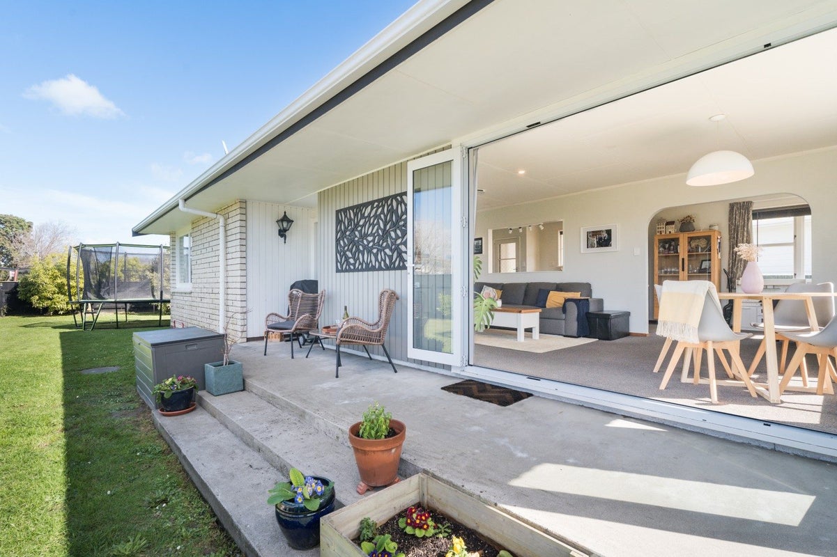 1 Sutherland Crescent, Westbrook, Palmerston North - Carousel 2