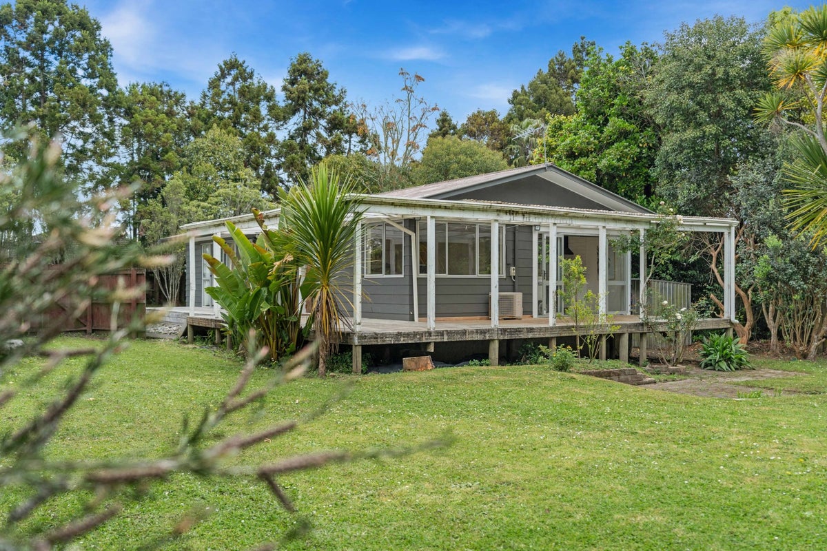 54A Woodside Road, Massey, Auckland - Carousel 1