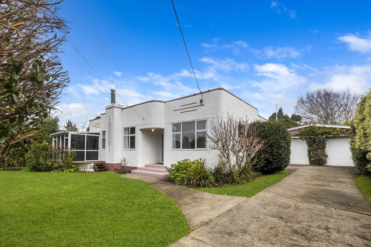 9 Taranaki Street, Saint Johns Hill, Whanganui - Carousel 1