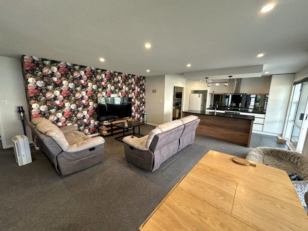 15 Monaco Grove, Fitzherbert, Palmerston North - Carousel 2