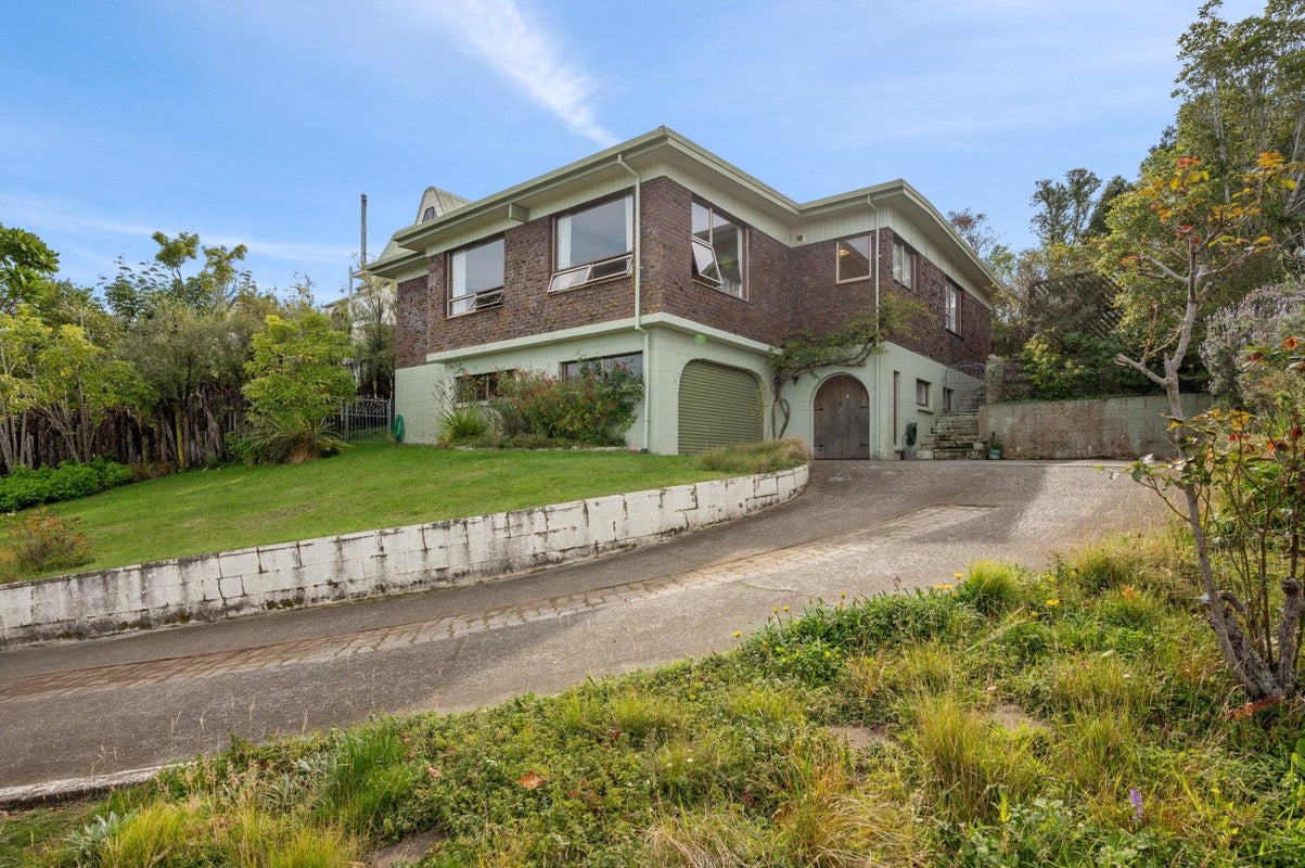 14 Ewan Place, Taradale, Napier - Carousel 1