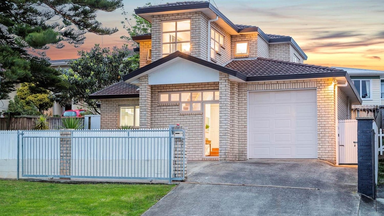 73A Udys Road, Pakuranga, Auckland - Carousel 1