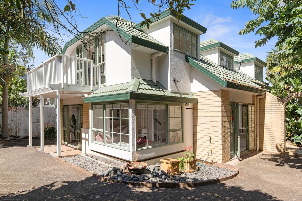 58 Seabreeze Road, Narrow Neck, Auckland - Carousel 2
