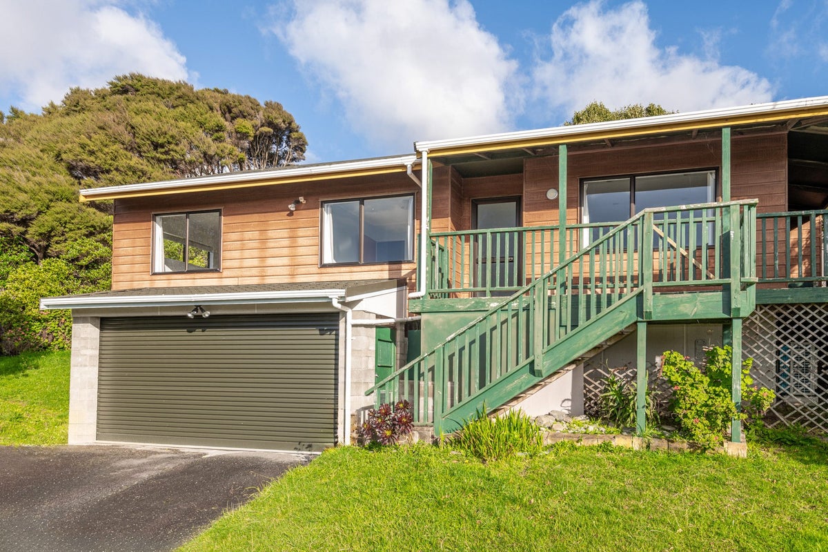 22 Albatross Close, Whitby, Porirua - Carousel 2