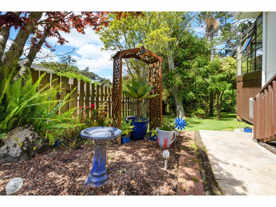 2/10 Wickstead Place, Massey, Auckland - Carousel 2