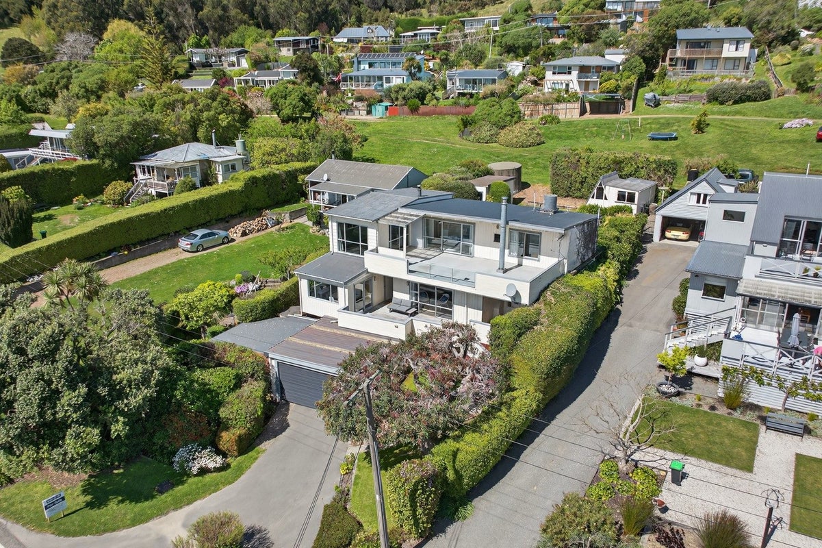 420 Marine Drive, Charteris Bay, Lyttelton - Carousel 1
