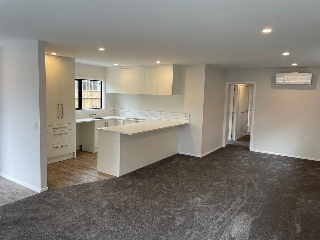 2/1 Milne Crescent, Taita, Lower Hutt - Carousel 1
