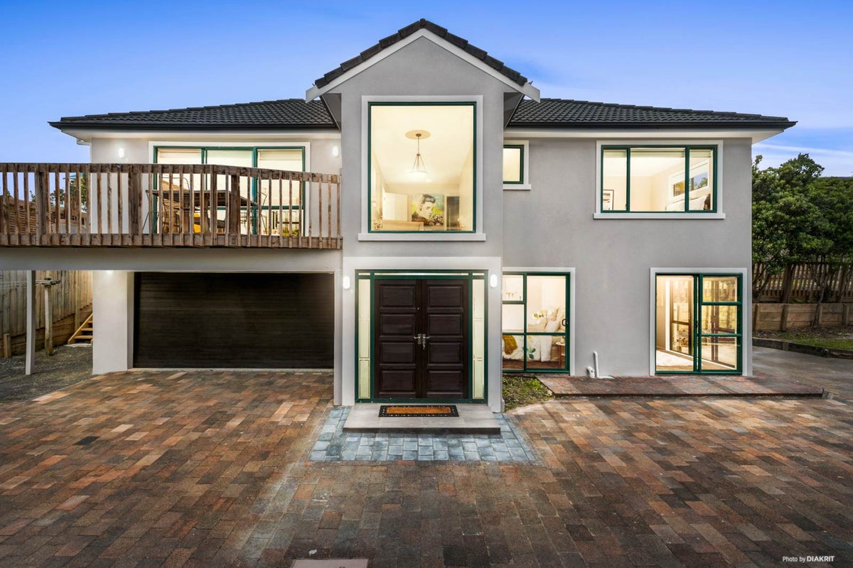121A Sunnyside Road, Sunnyvale, Auckland - Carousel 1