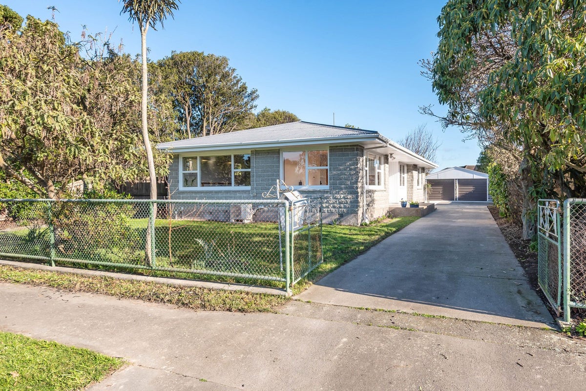 17 Moyna Avenue, Dallington, Christchurch - Carousel 1