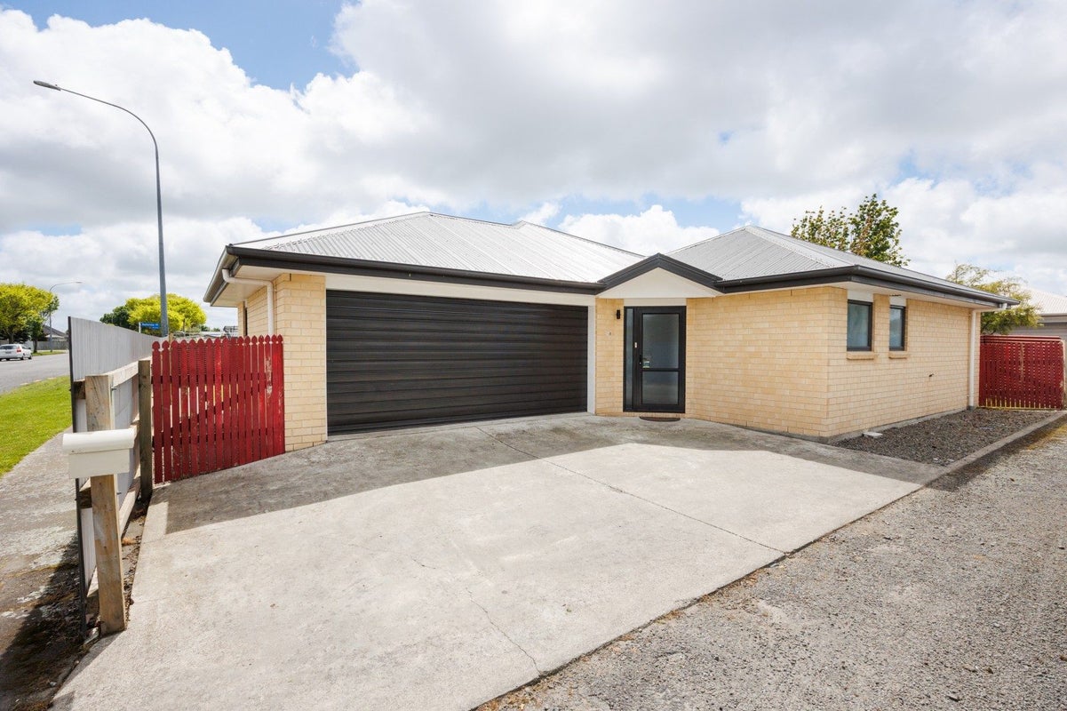 157 Vogel Street, Roslyn, Palmerston North - Carousel 1