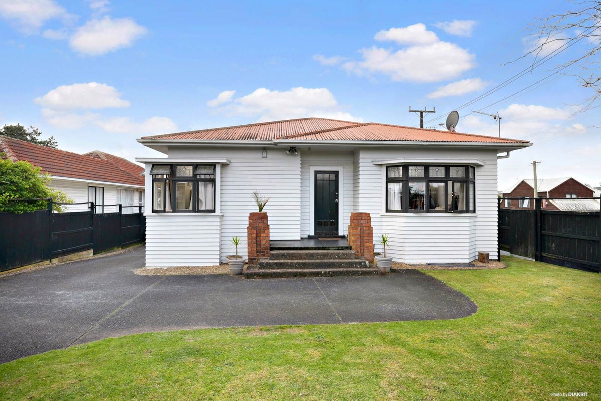 27 Arundel Street, Mount Roskill, Auckland - Carousel 2