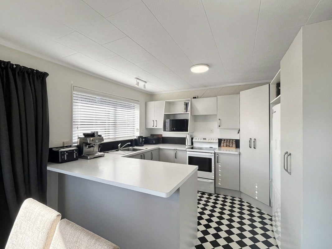 55 Raglan Avenue, Cloverlea, Palmerston North - Carousel 2