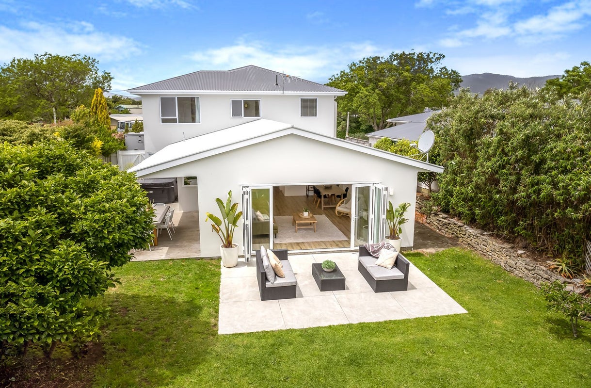 115 Alexander Road, Raumati Beach, Paraparaumu - Carousel 1