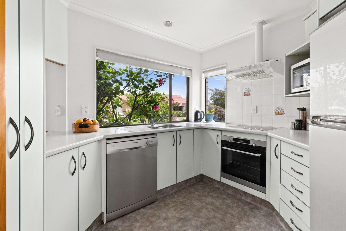 27 Beaufort Mews, Taradale, Napier - Carousel 2