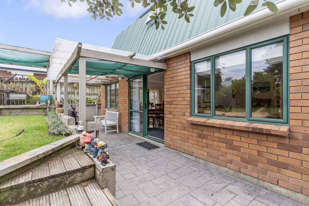 1/9 Barcroft Place, Clendon Park, Auckland - Carousel 1