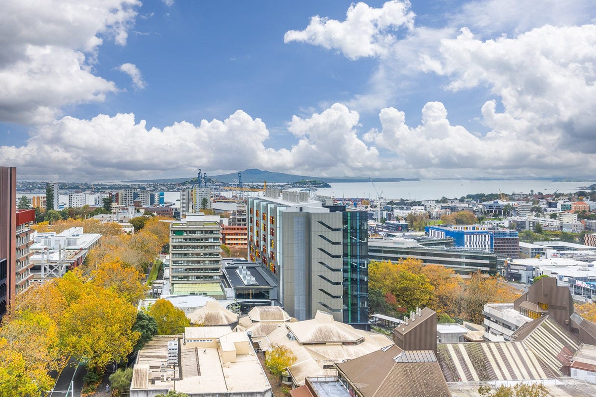 19A/30 Symonds Street, Grafton, Auckland - Carousel 1
