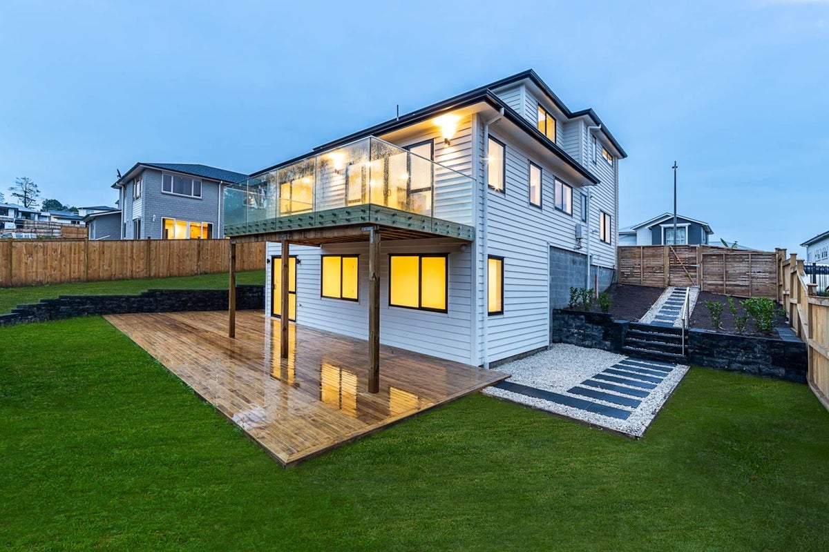 38 Mettam Drive, Swanson, Auckland - Carousel 1