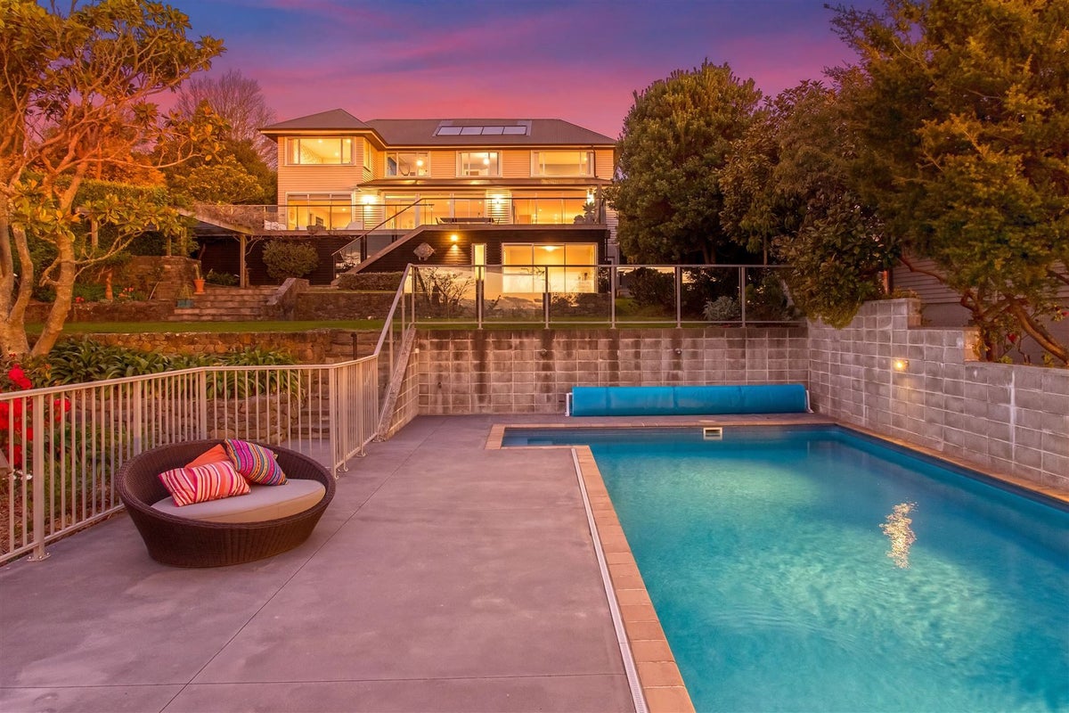 19 Heaton Rhodes Place, Cashmere, Christchurch - Carousel 1