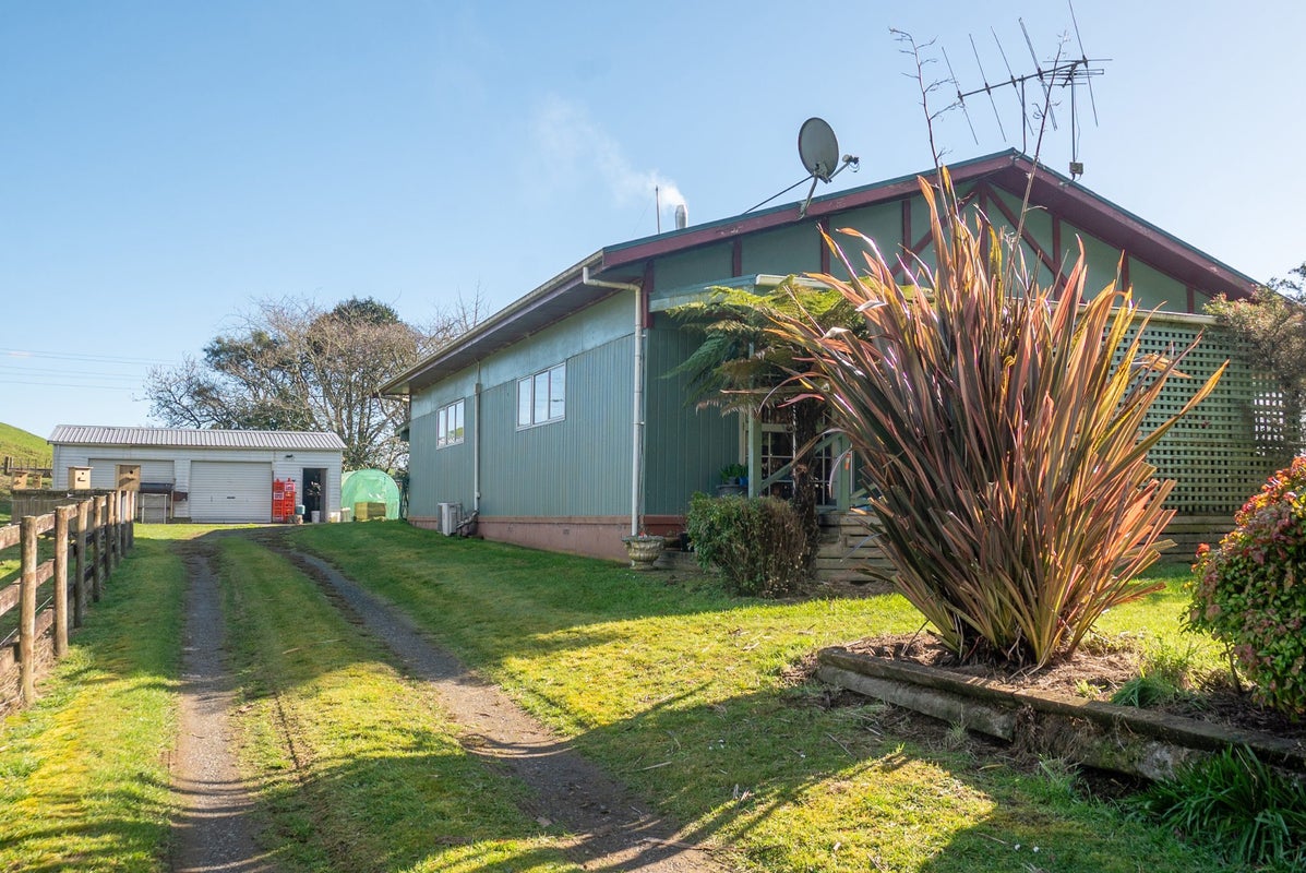 655 Whakapapa Road, Kakahi - Carousel 2