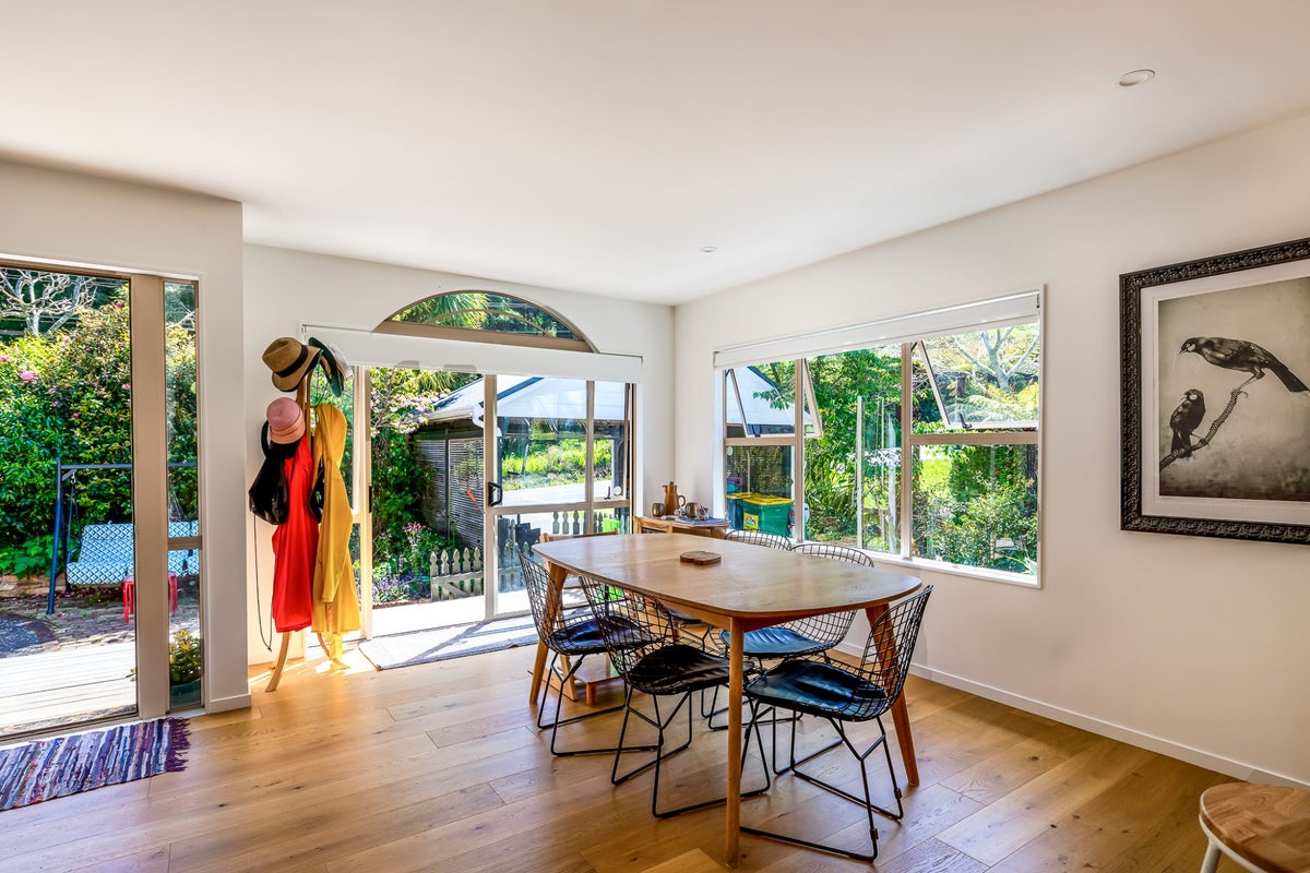 46 Huia Road, Titirangi, Auckland - Carousel 2